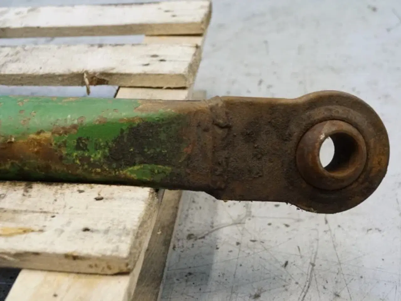 Billede 9 - John Deere 4040 L.H. Liftarm AR80667