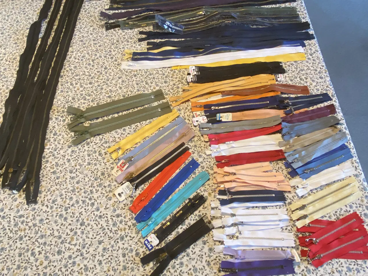 Billede 1 - 97 stk. Forskellige Lynlåse 