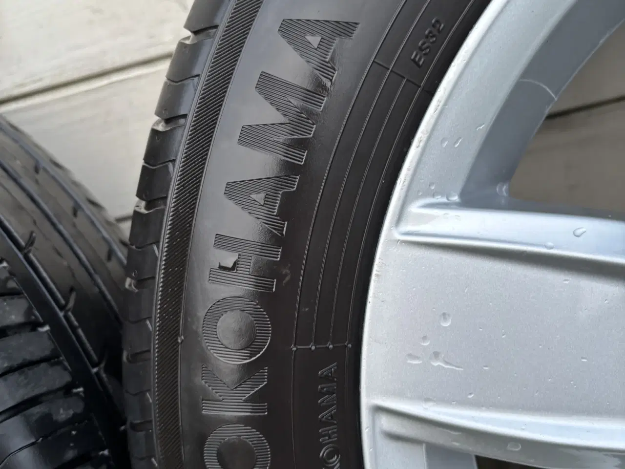 Billede 4 - Flotte alufælge med sommerdæk