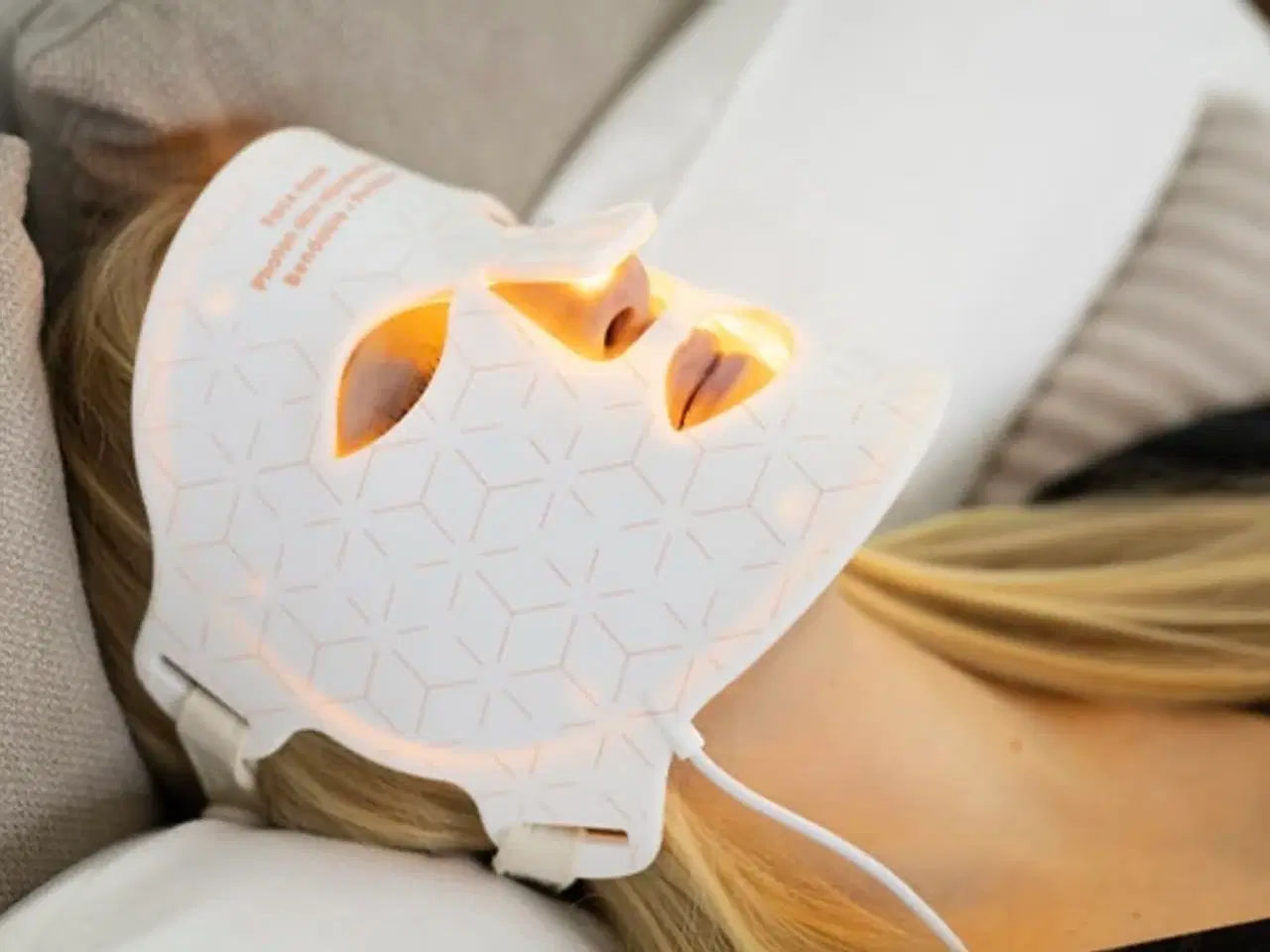 Billede 1 - Ny Collagen Boost Neck Mask – Lysterapi