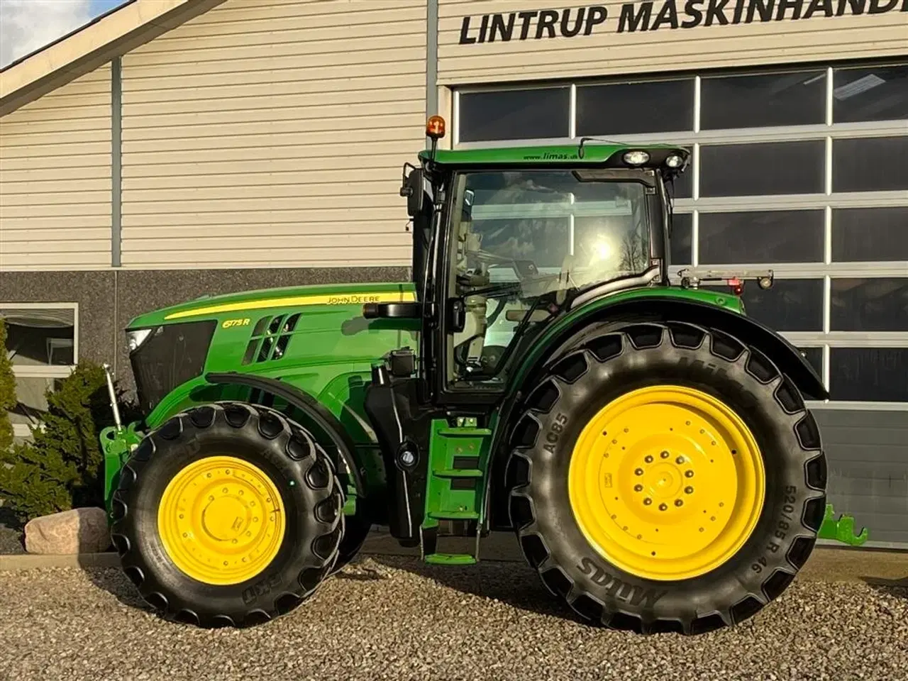 Billede 11 - John Deere 6175R Med frontlift og frontPTO