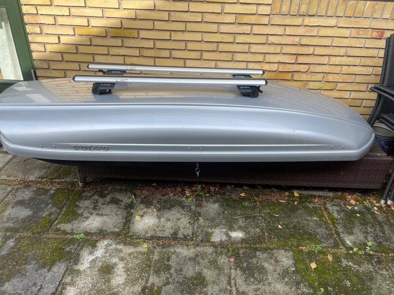 Billede 1 - Tagboks 210 cm. med bøjler der passer til Toyota 