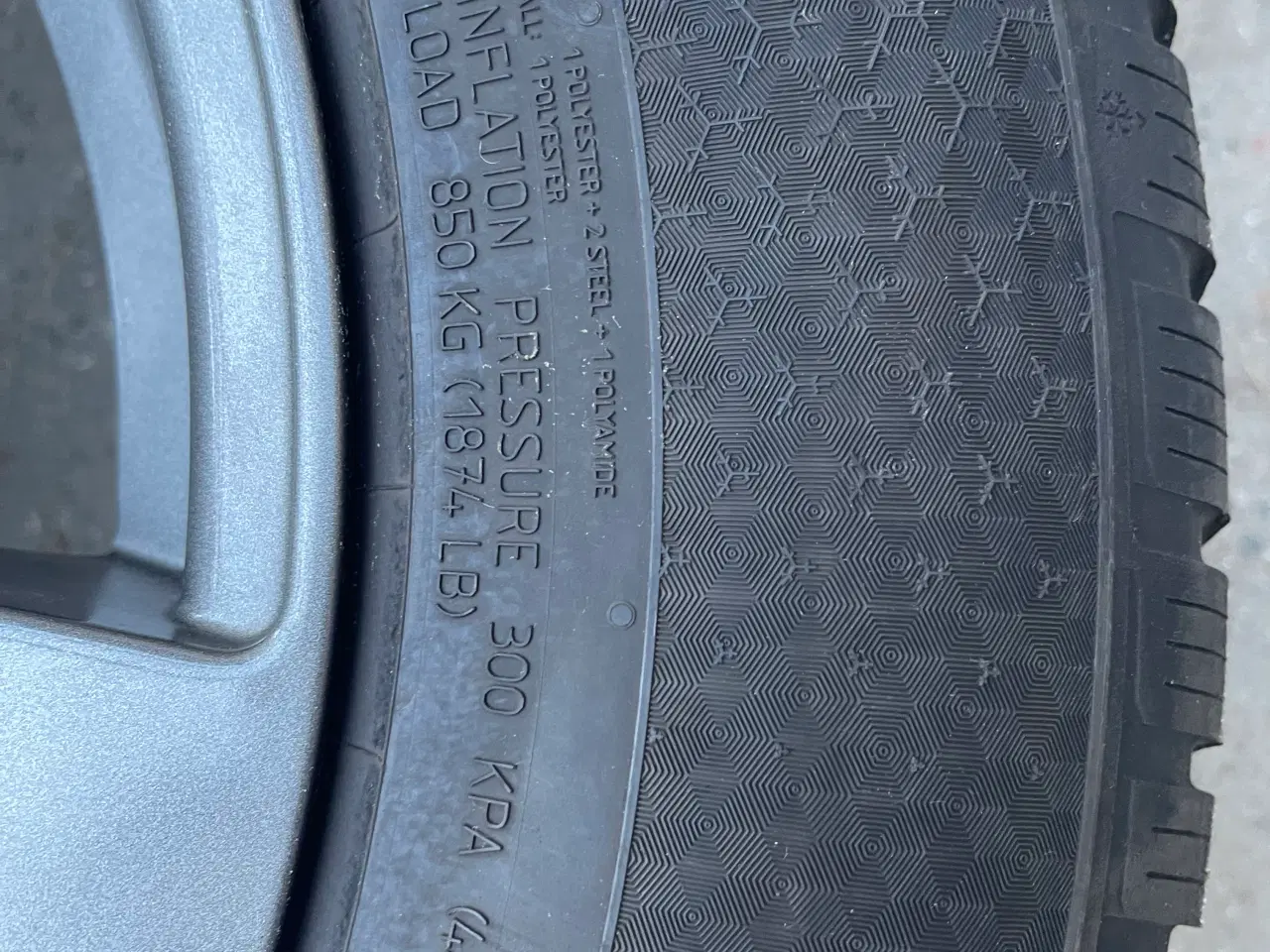 Billede 1 - 4 brugte Continental vinterdæk på alufælge