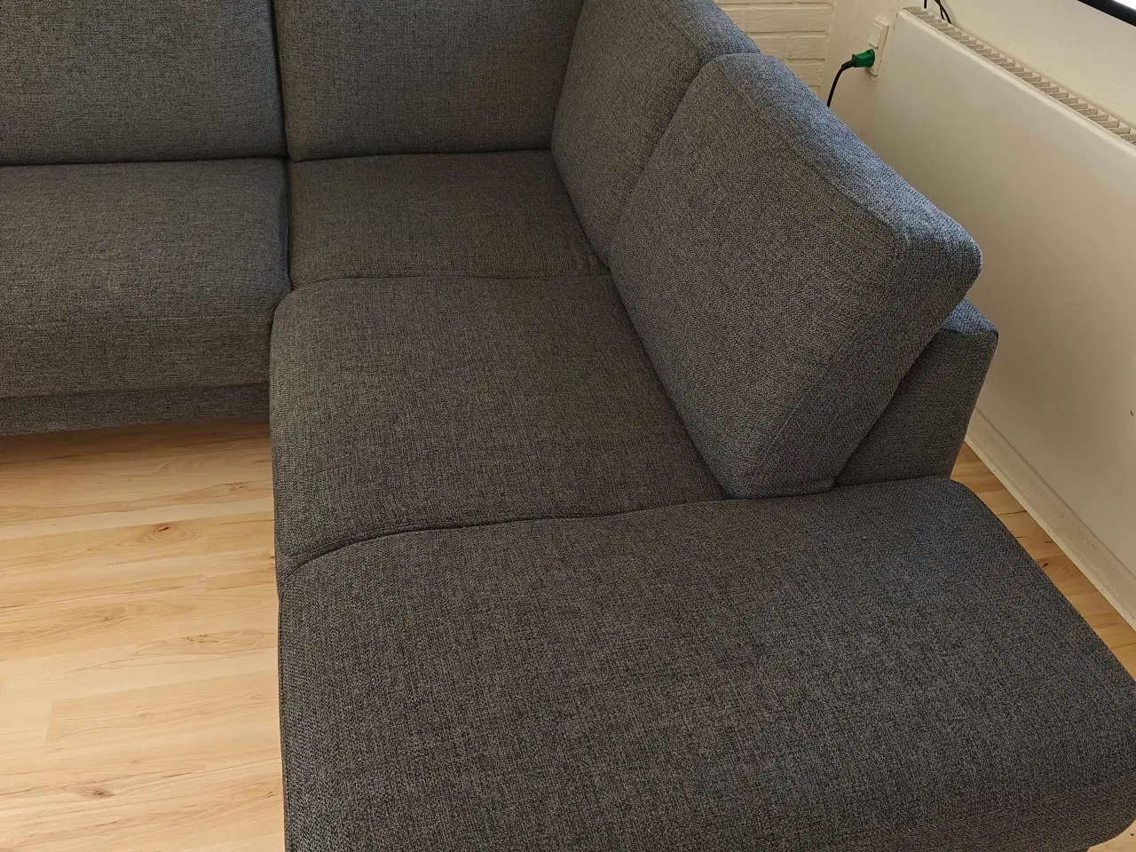 Billede 2 - STOR antracit/mørkegrå hjørnesofa med chaiselong