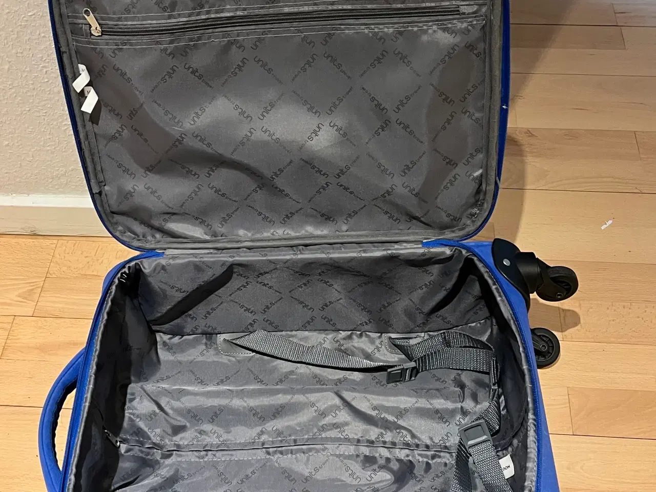 Billede 4 - Rejs  kuffert