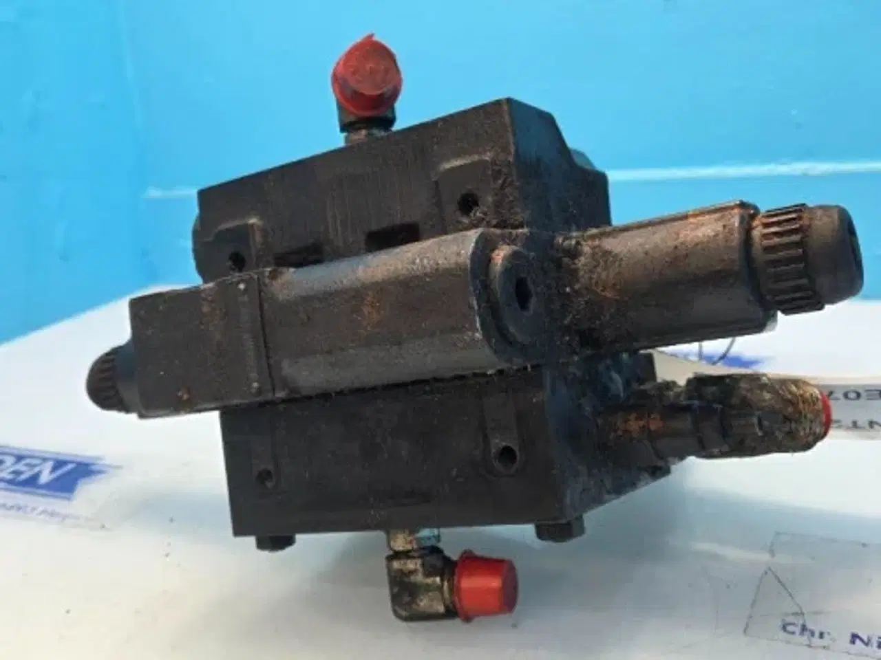 Billede 6 - New Holland CR9.90 Hydraulikventil 87313989