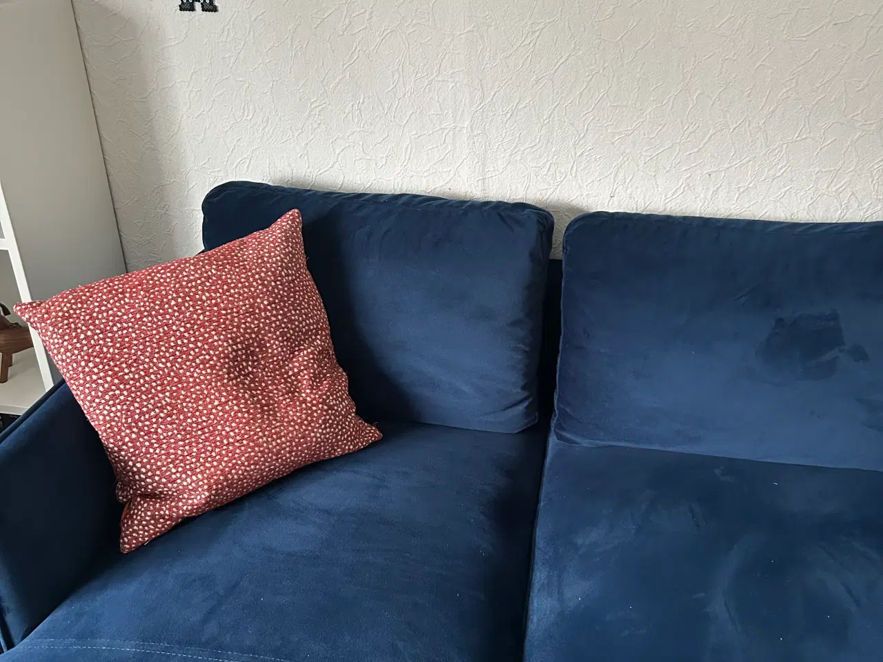 Billede 3 - Blå velour sofa med chaiselong 