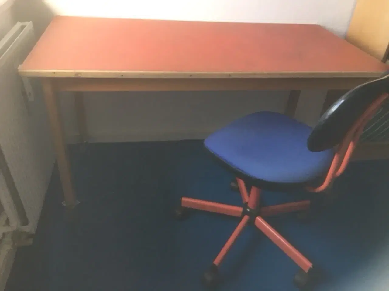 Billede 3 - Skolebord og kontorstol til børneværelset