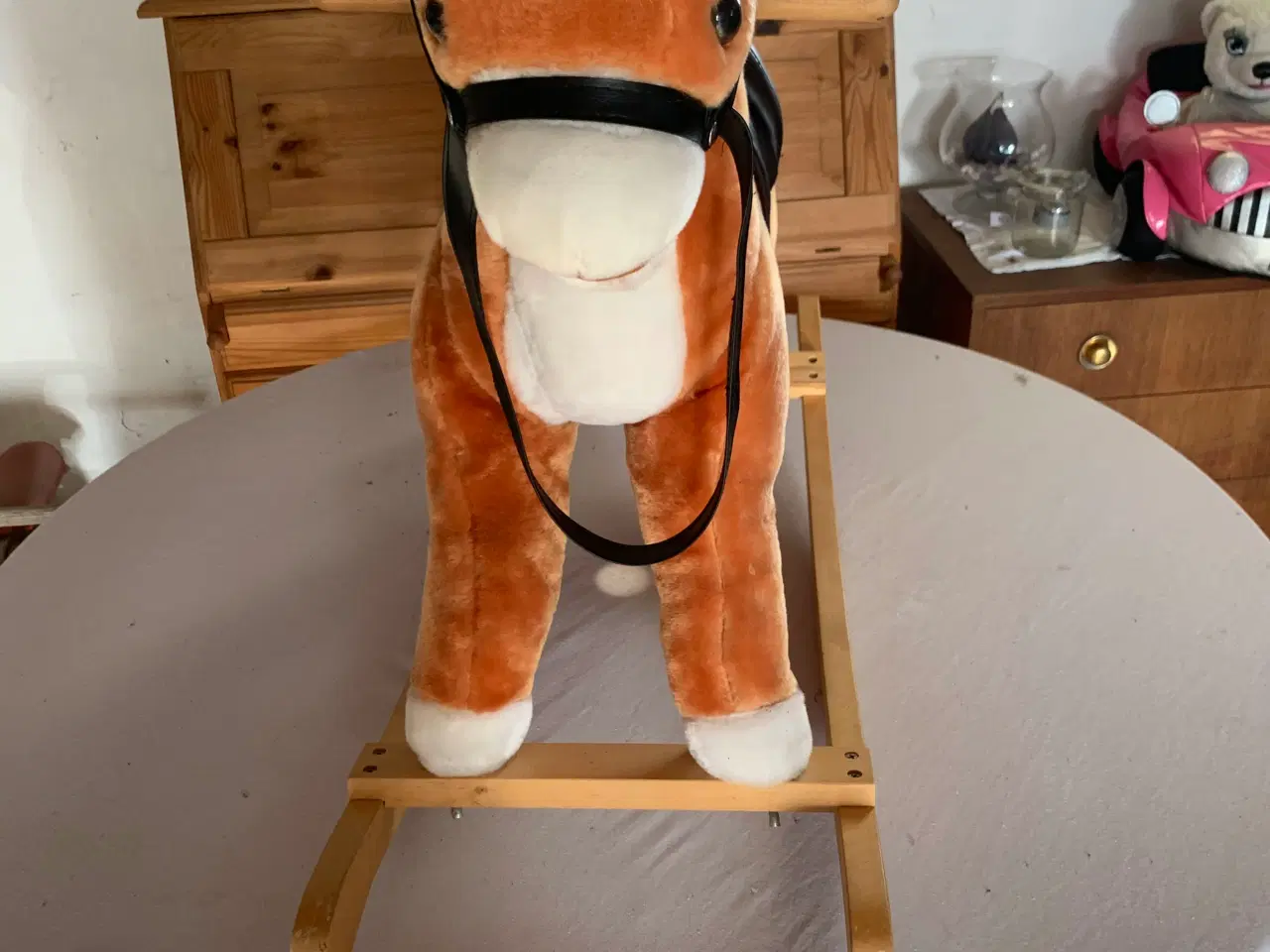 Billede 2 - Gyngehest meget velholdt