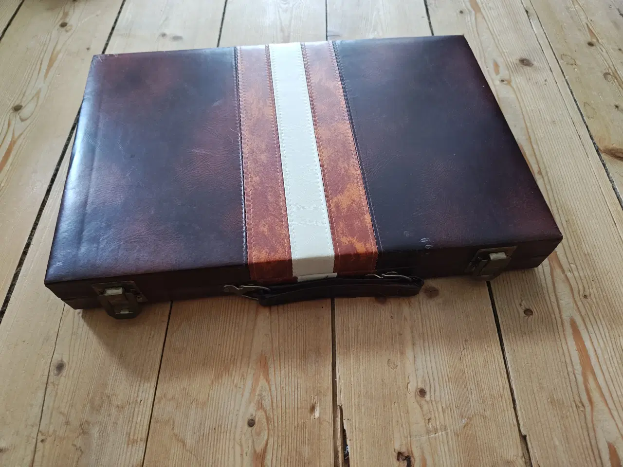 Billede 1 - Backgammon i kuffert Brætspil