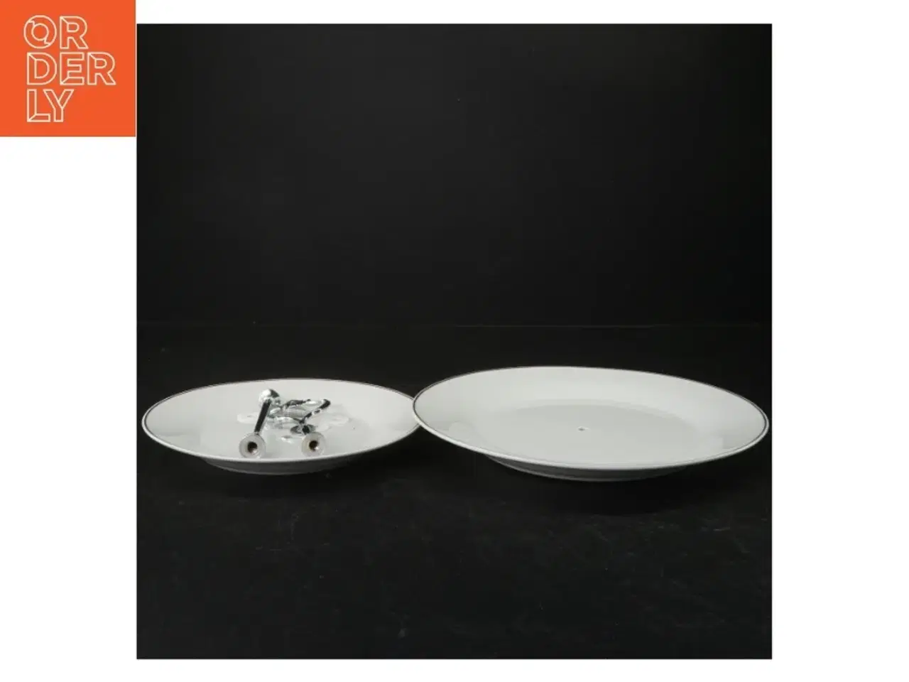 Billede 2 - Kage opsats (str. Ø. 23,5 cm. og ø. 19 cm)