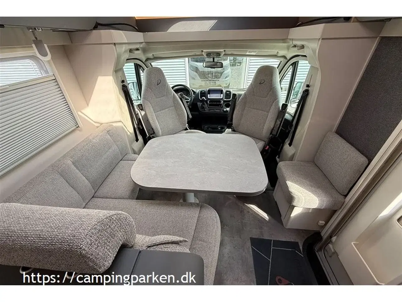 Billede 5 - 2022 - Dethleffs Pulse T 7051 DBM GT   Luksuscamper fra tyske Dethleffs, topmodellen i deltintegereret klassen