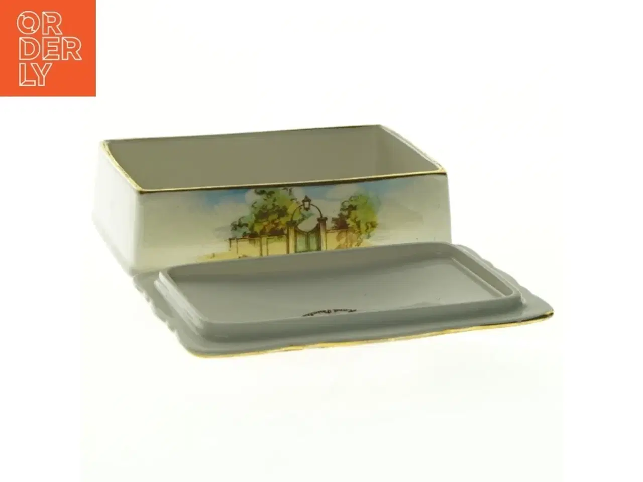Billede 5 - Porcelænsæske med låg og landskabsmotiv fra Royal Winton (str. 13,5 x 9,5 x 4,5 cm)