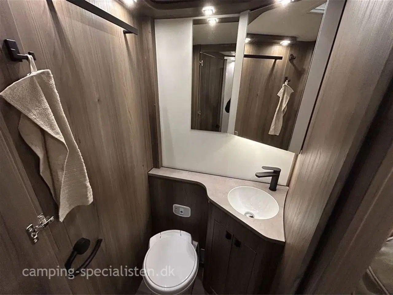 Billede 7 - 2026 - Kabe Royal   Kabe Royal x810 LQB 2026 kan snart ses hos Camping-Specialisten
