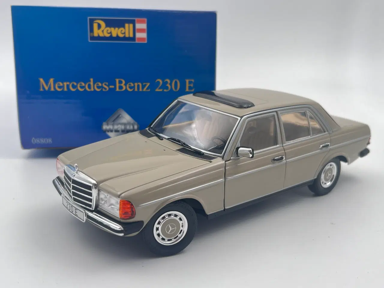 Billede 1 - 1979 Mercedes-Benz 230 E Sjælden model - 1:18 