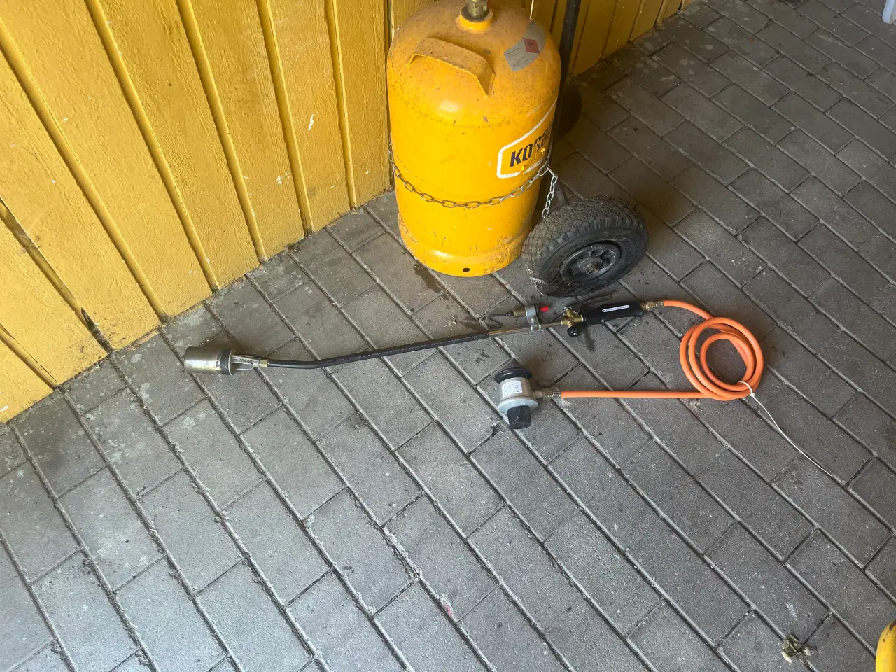 Billede 3 - Ukrudt brænde og vogn og gasflaske sælges samlet