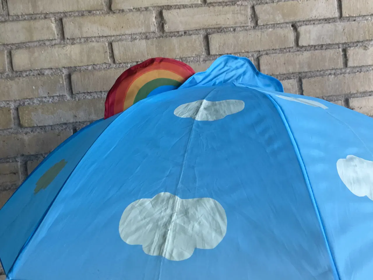 Billede 5 - Børneparaply med skyer og regnbue