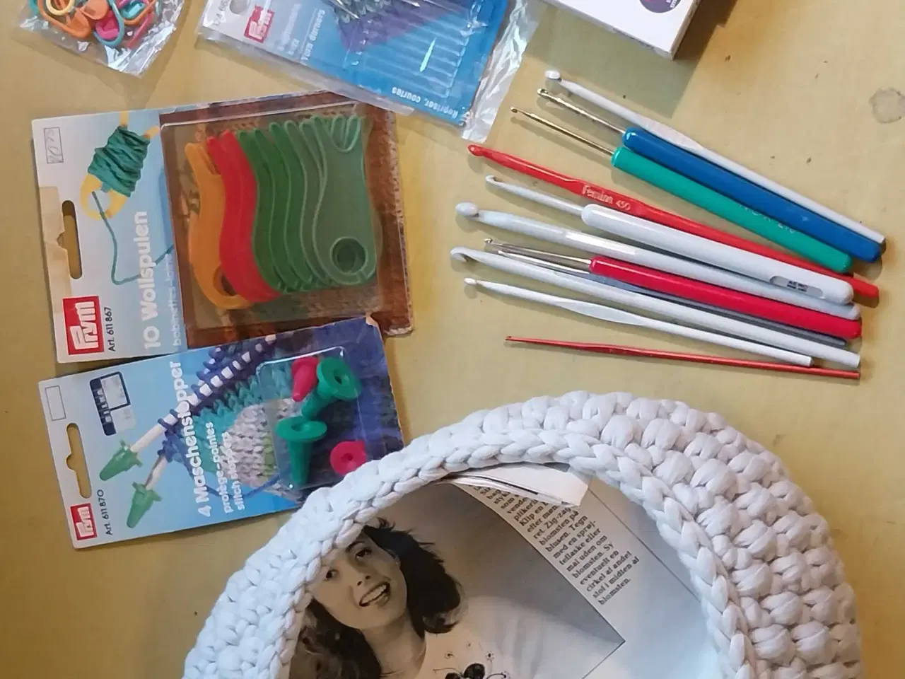 Billede 1 - Hækle og strikke