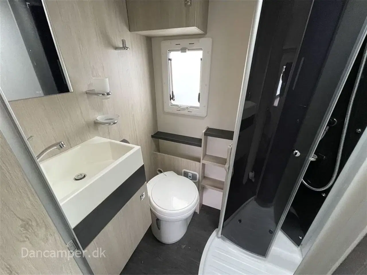Billede 21 - 2019 - Chausson Flash C 656   UNDER KLARGØRING! Pris følger!2019 Model ! 7.prs. autocamper, med god plads - børnefamiliens foretrukne, 150Hk Automatgear, Aircon på bodel.