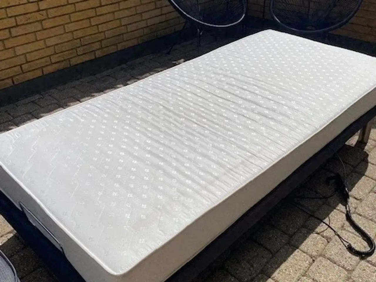 Billede 3 - Elevationsseng 90x200 + Box seng 90X200 