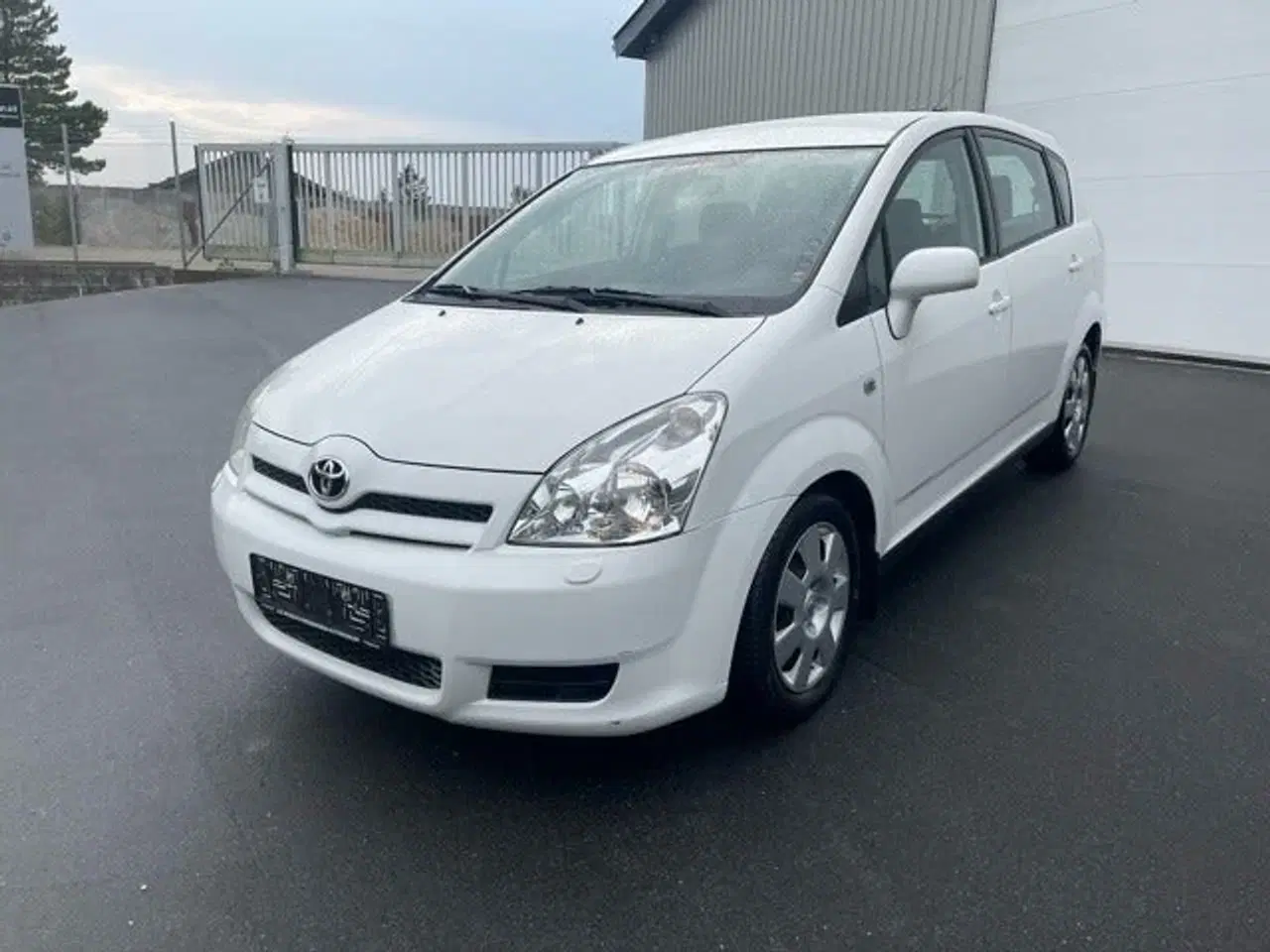 Billede 2 - Toyota Corolla Verso 2,2 D-4D Terra 7prs