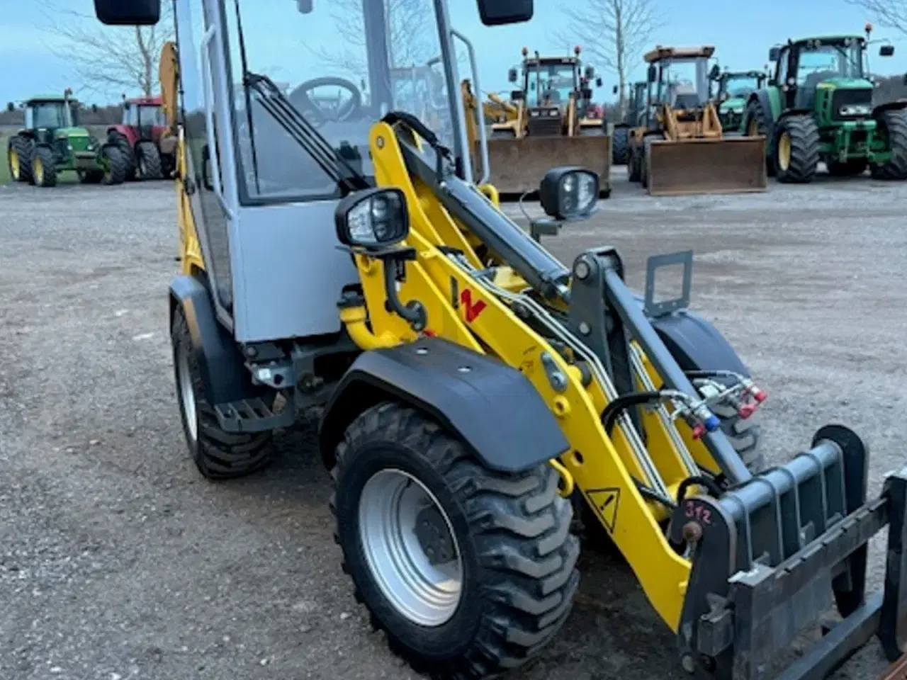 Billede 1 - Wacker Neuson WL28 LUKKET KABINE, SKOVL OG GAFLER, HYDRAULISK SKIFT
