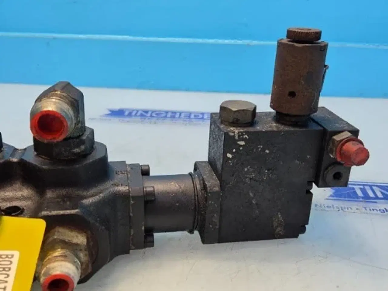 Billede 10 - Bobcat  TL38.70X  Omskifterventil 6687192