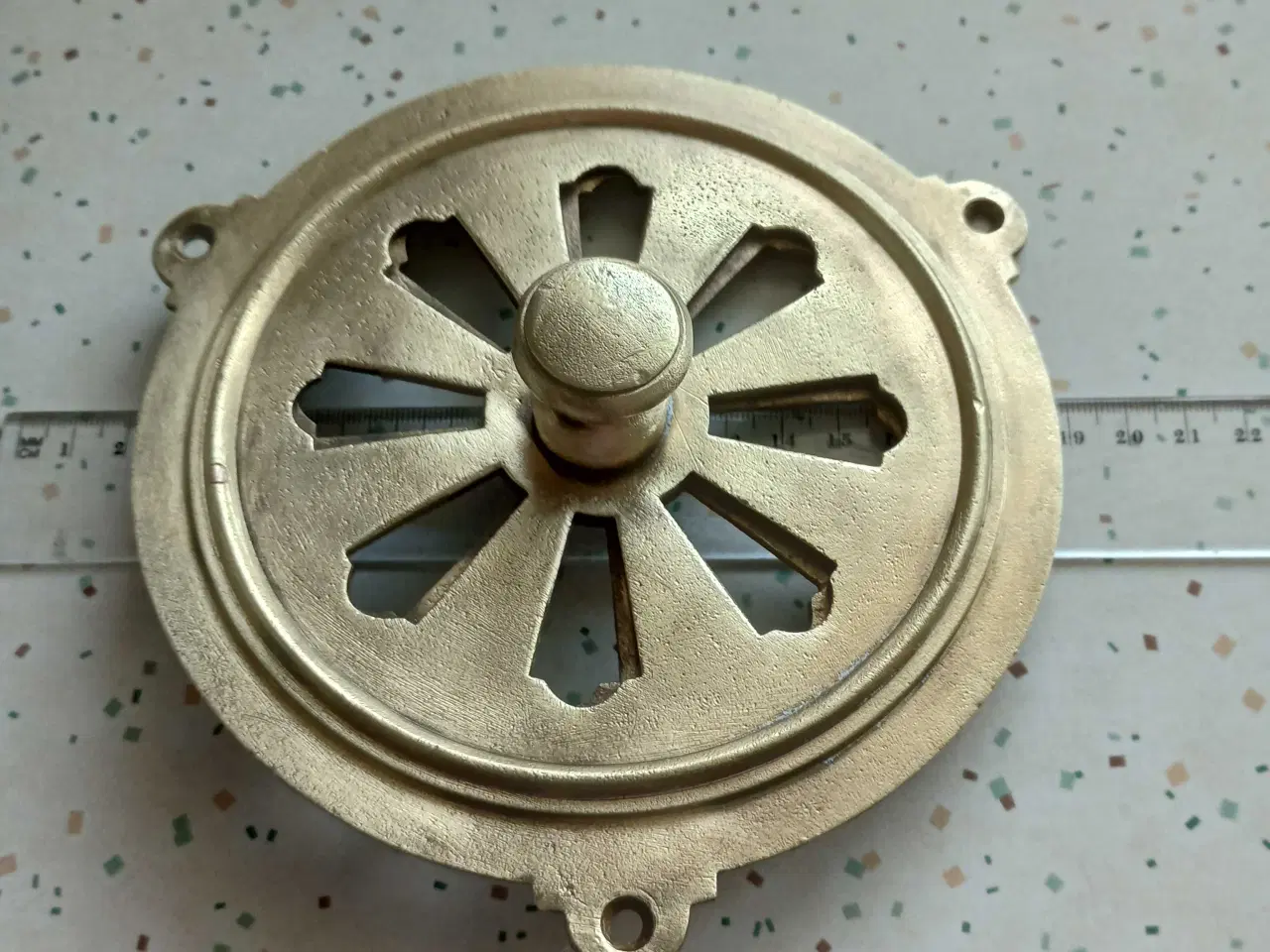 Billede 2 - Messing ventilation til kabys dør 150 mm ø