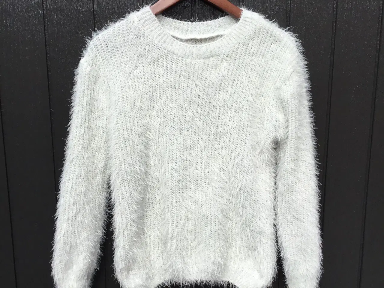 Billede 1 - Flot hvid strik sweater striktrøje str. S/M strikk