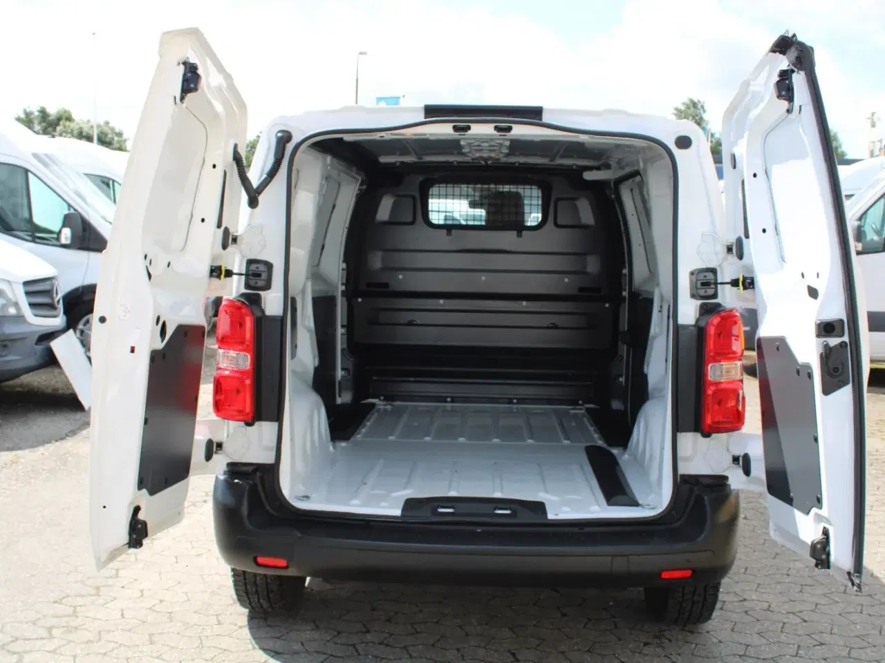 Billede 9 - Peugeot Expert 2,0 BlueHDi 122 L2 Plus Van