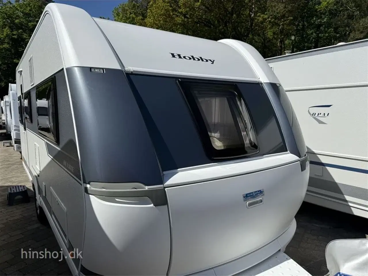 Billede 1 - 2017 - Hobby De Luxe 495 UL   Dejlig vogn med rundsidegruppe og enkelsenge fra Hinshøj Caravan A/S