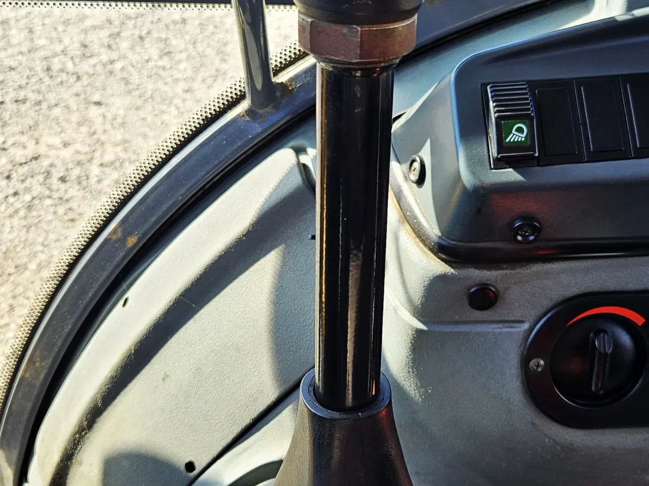 Billede 19 - New Holland LB115 / skovlsæt / udskud / 6700 timer