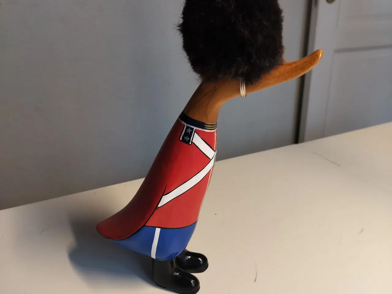 Billede 3 - Dcuk Træ And Garder som Livvagt