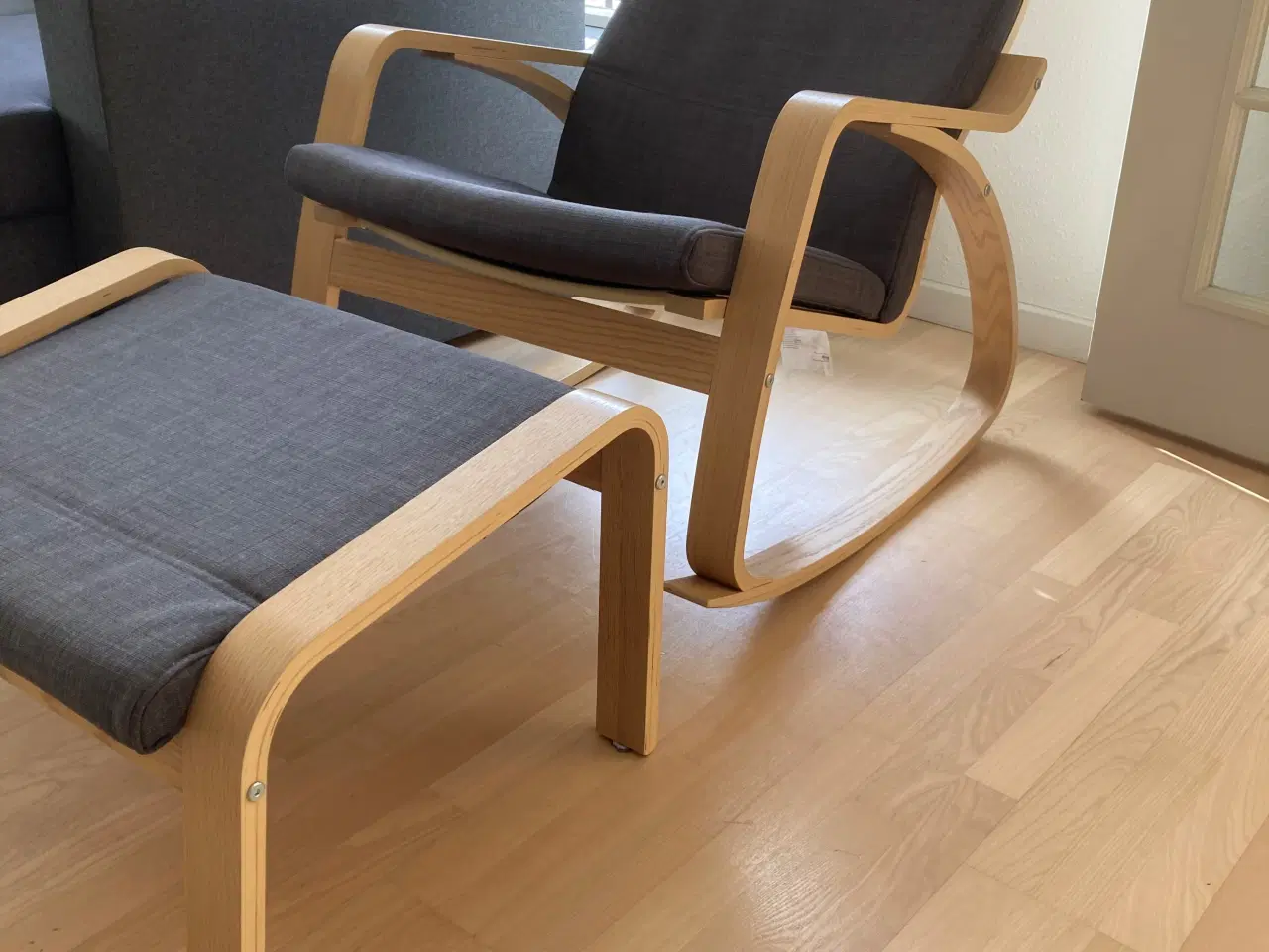 Billede 2 - Gyngestol med skammel sælges