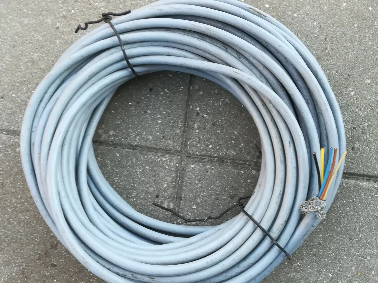 Billede 4 - Kabel med skærm 220 volt