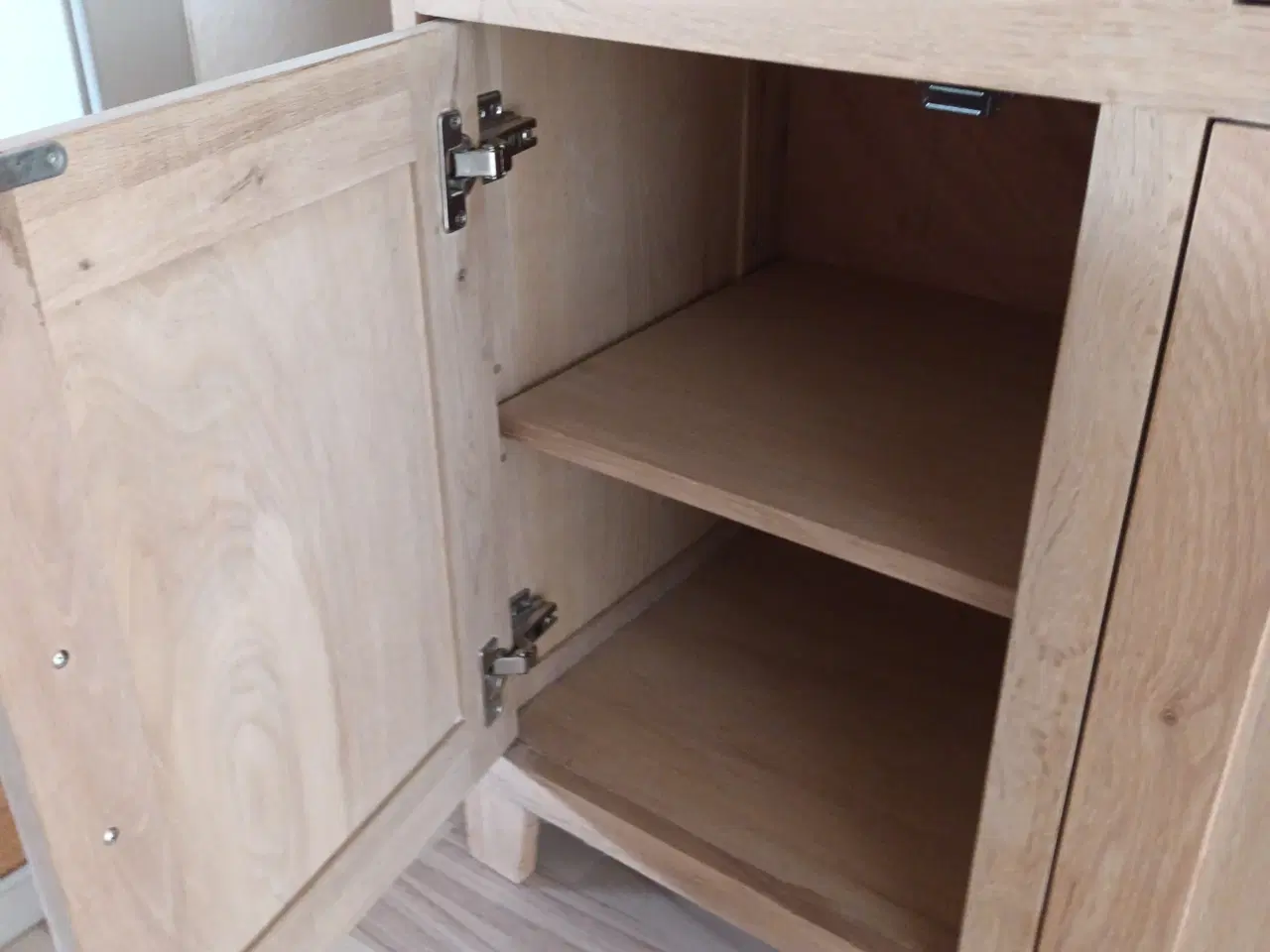 Billede 2 - Skænk i egefiner