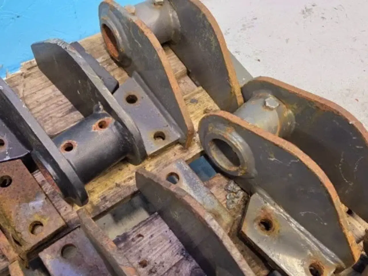 Billede 9 - New Holland B115C Dele til Pallegafler 87310374