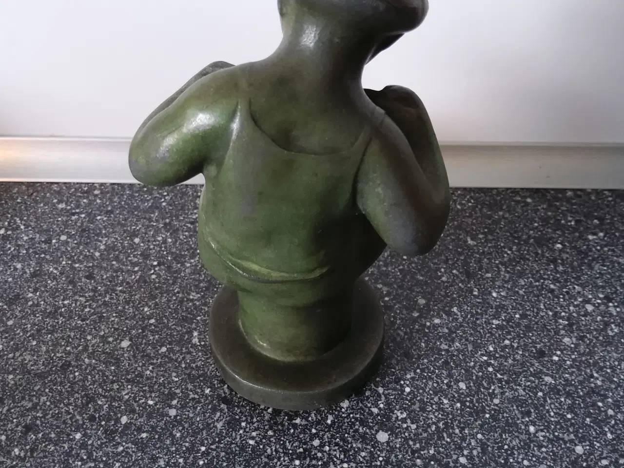 Billede 9 - Grøn Bronzefigurer/skulptur af dreng.