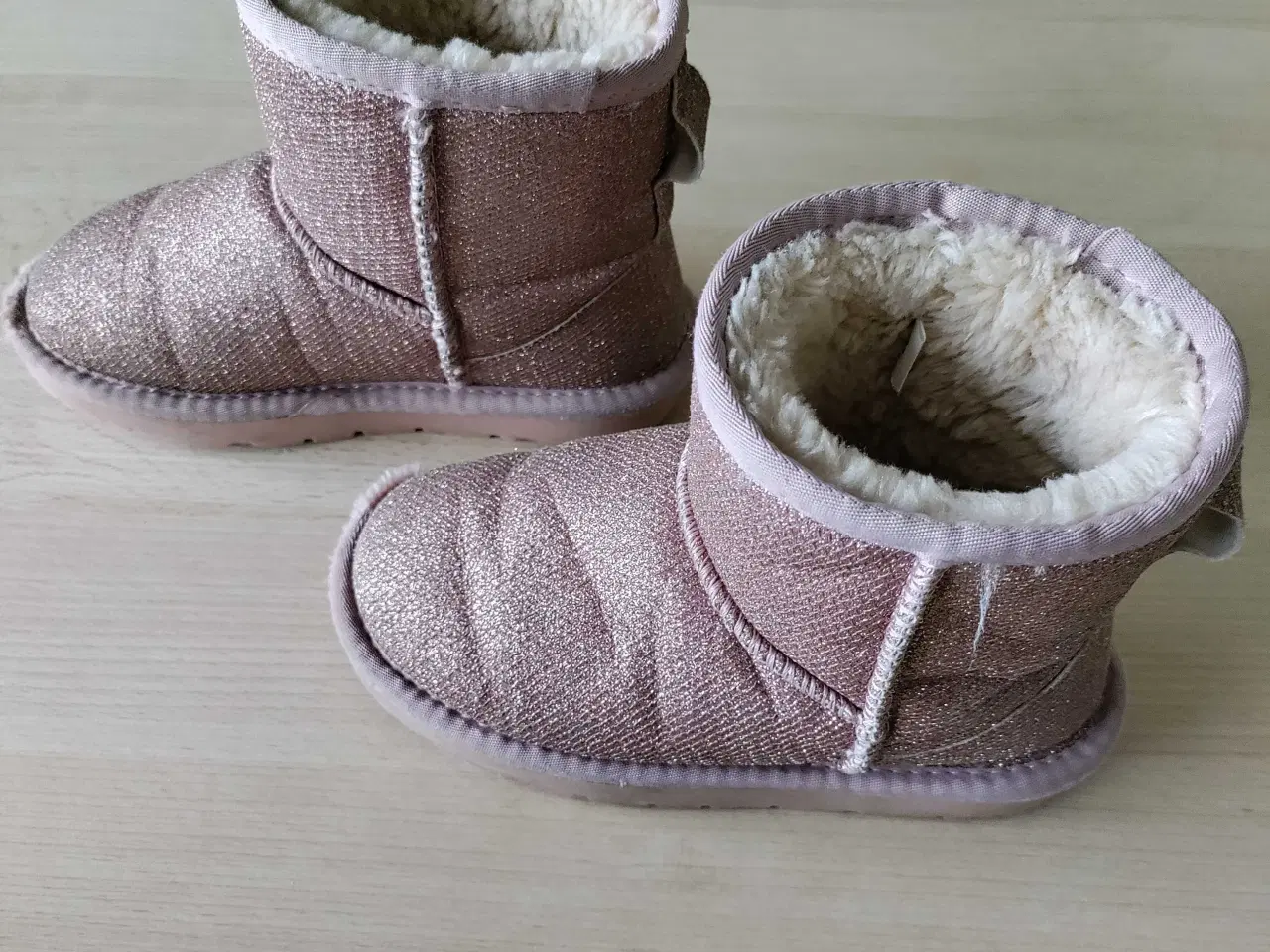 Billede 4 - Sofie Schnoor støvler med glimmer str 28