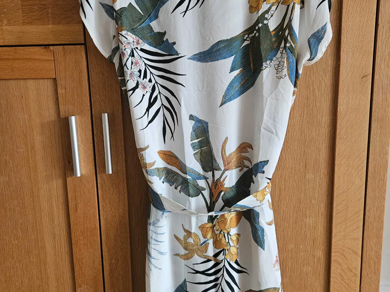 Billede 2 - SØD KORT KJOLE