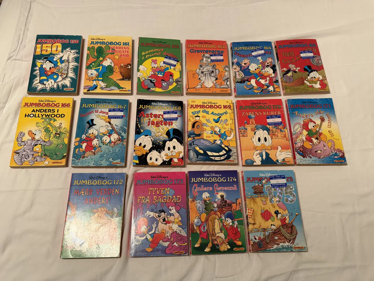 Billede 1 - Jumbobøger – næsten 200 sælges