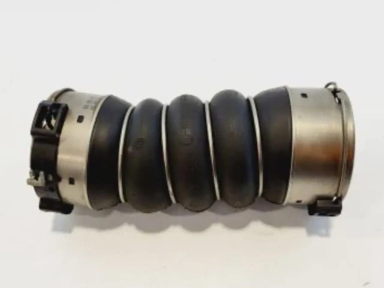 Billede 1 - BMW F10/F11 Trykslange fra turbo til Intercooler