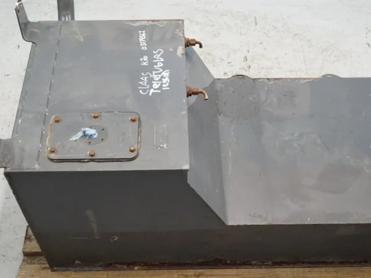 Billede 3 - Claas Targo K70 Dieseltank 3179562