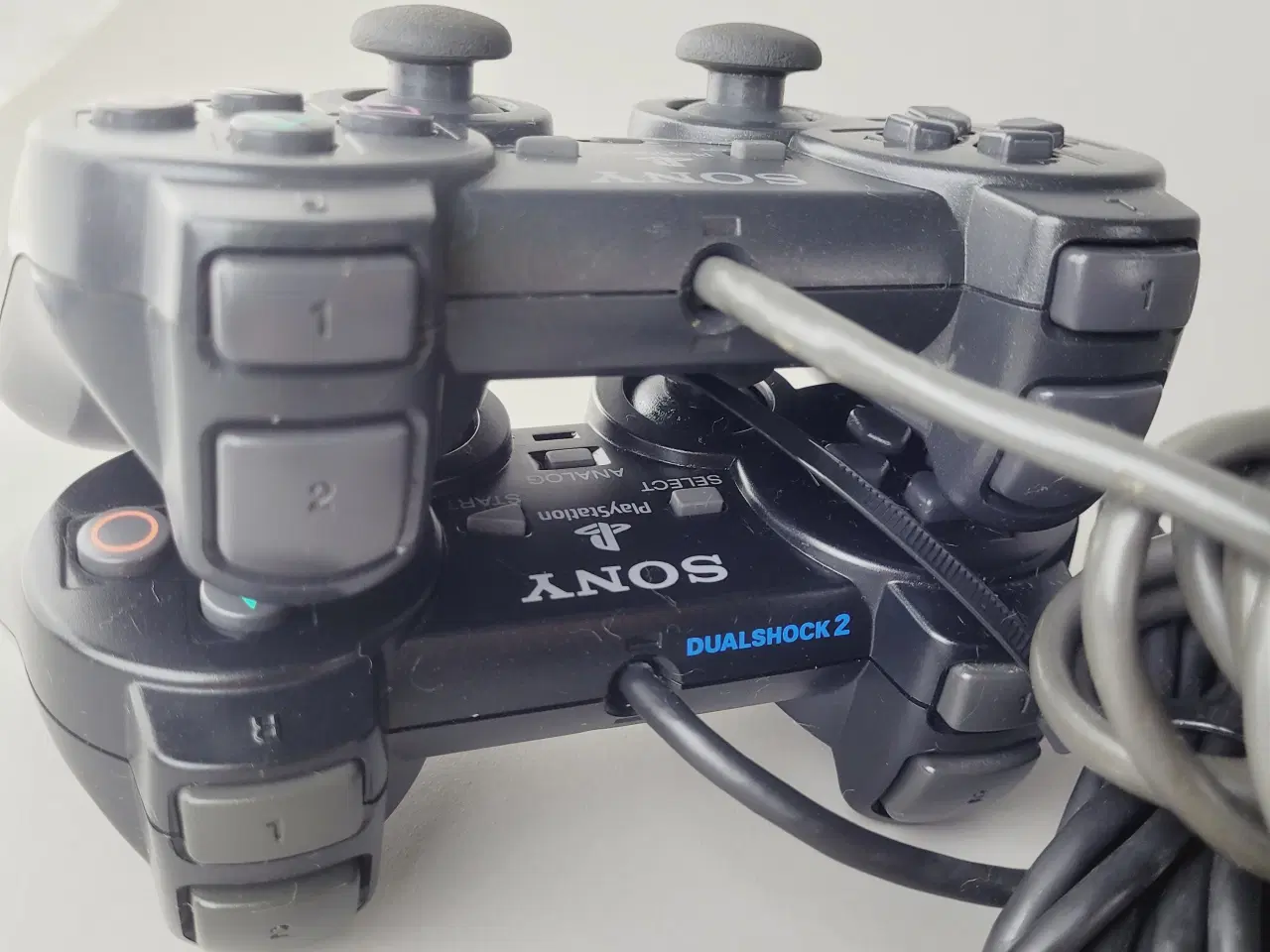 Billede 4 - ⭐️· 2 stk. Originale Sony PS2 Controllere