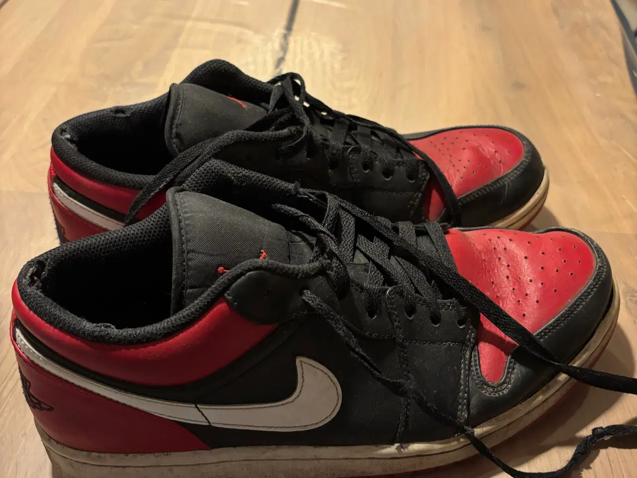 Billede 4 - Nike Air Jordan 1 Low slidte sælges!