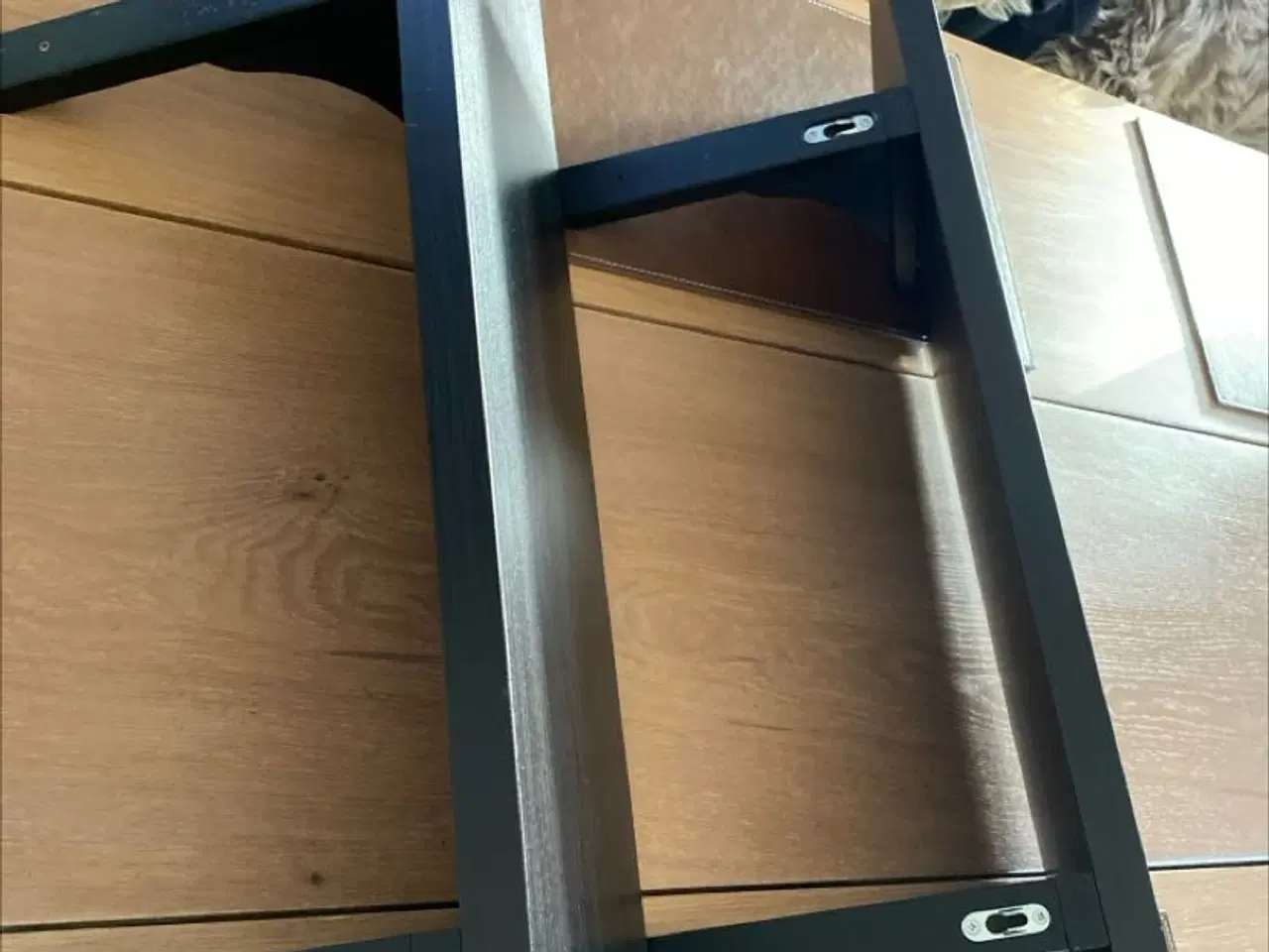 Billede 1 - Sortbrune hylder