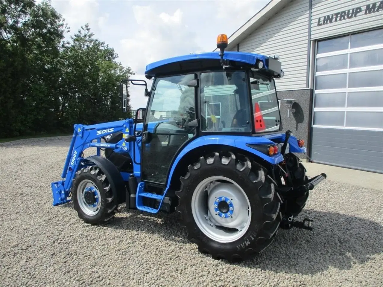 Billede 6 - Solis 50 Fabriksny traktor med 2 års garanti, lukket kabine med klima anlæg, og fuldhydraulisk frontlæsser på