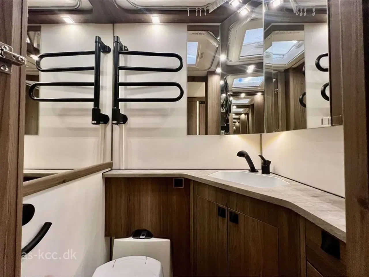 Billede 24 - 2025 - Kabe Ametist GLE KS B8 PREMIUM LINE   Kabe Ametist GLE KS B8 PREMIUM Line