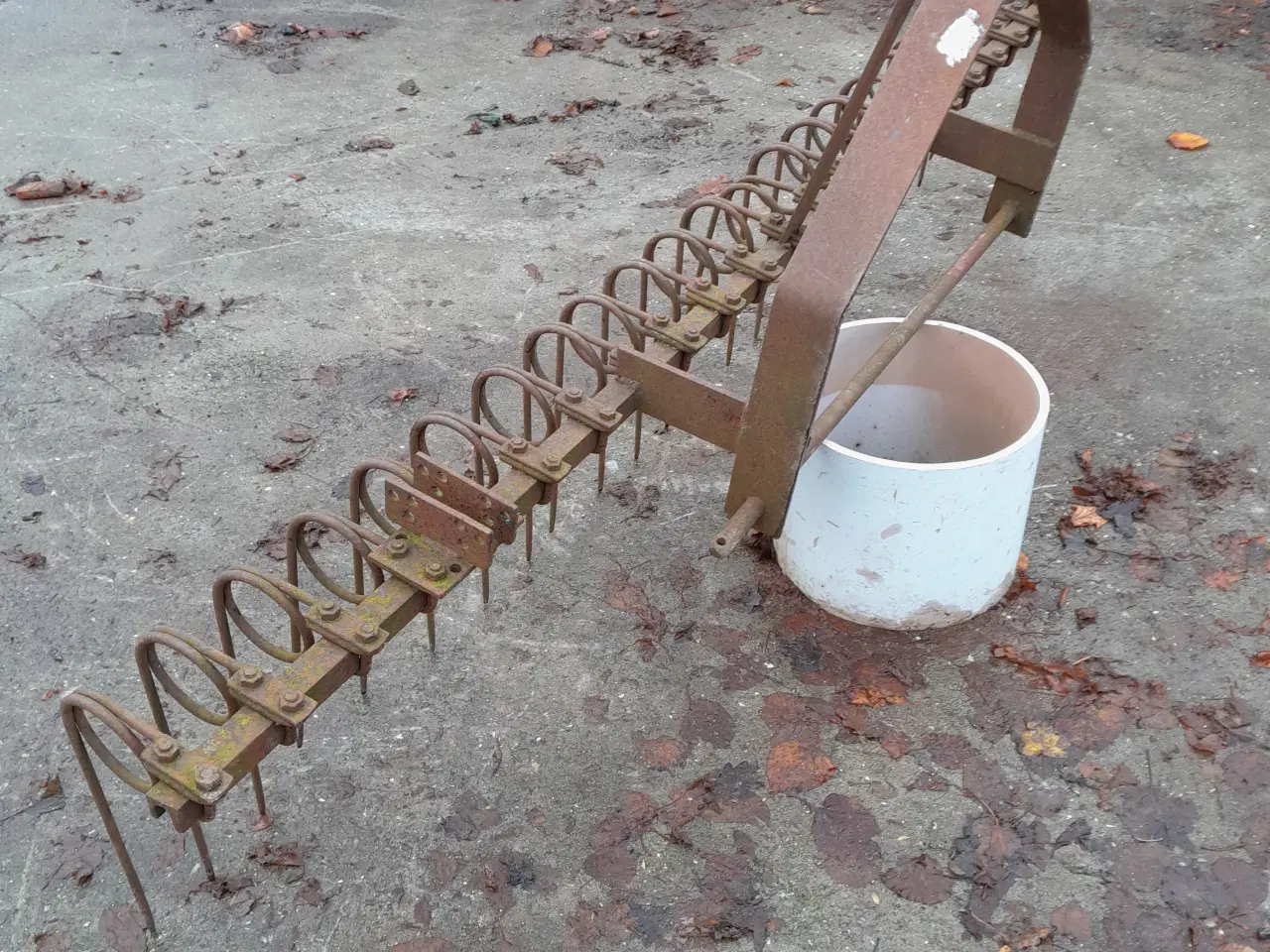 Billede 3 - gårdspladsrive