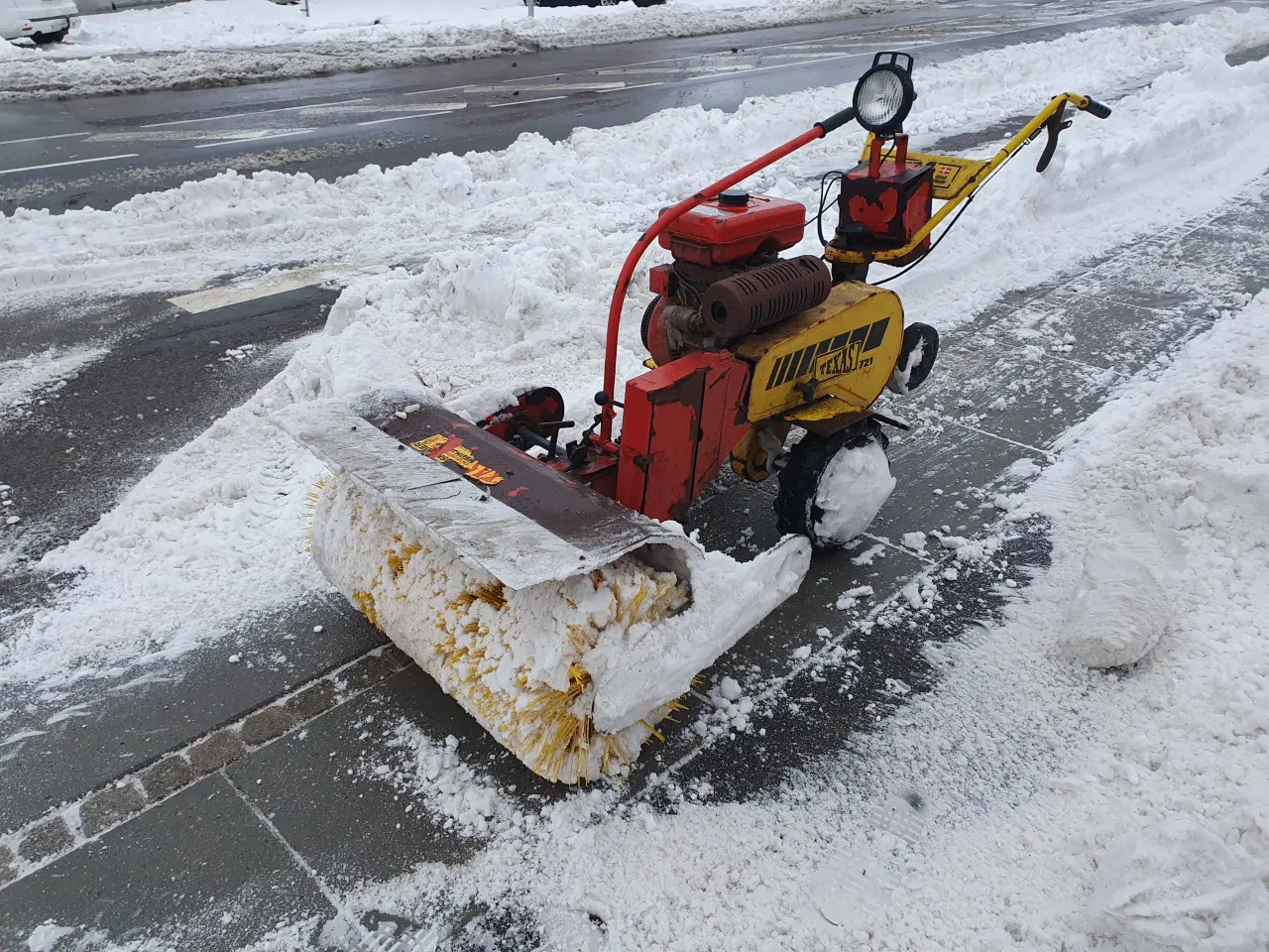 Billede 1 - Texas profi fejemaskine 7,5 hk. og 90 cm. kost